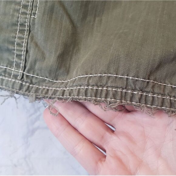 EDDIE BAUER Hiking Cargo Shorts Pine Green Women's 8 - Picture 4 of 7